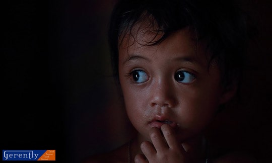 child fearing the dark